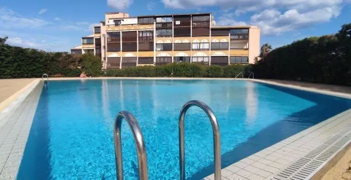 315, Port Venus Au Village Naturiste Apartment *